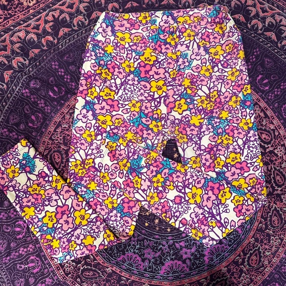 Floral Patterned Leggings - Picture 2 of 4